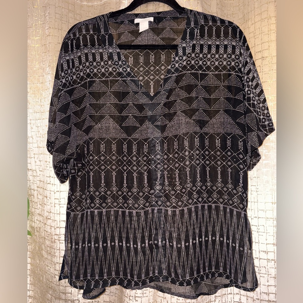 H&M Black & White Geometric V-Neck Blouse – Size 6 / M